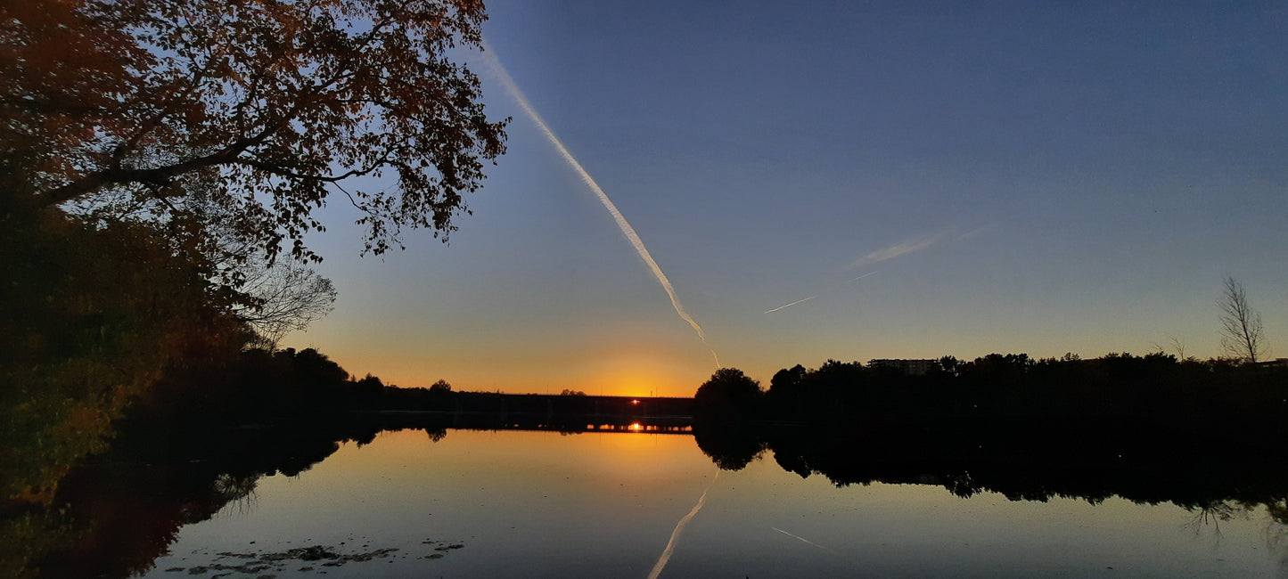 Bye Bye Coucher De Soleil Du 6 Octobre 2021 18H09 (Vue 1) Rivière Magog À Sherbrooke. Pont