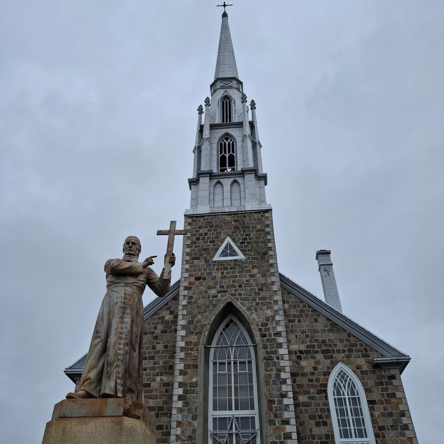 Edouard Quertier Church and Monument